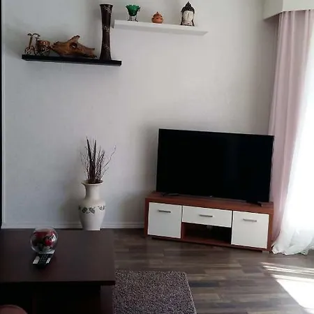 4 Bedrooms Near Center - Kranni Apartment