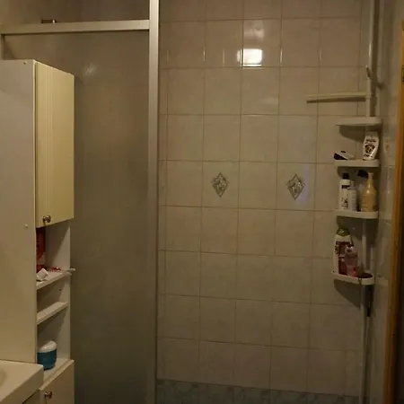 Apartamento 4 Bedrooms Near Center - Kranni *