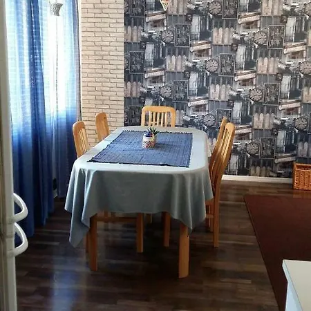 4 Bedrooms Near Center - Kranni Apartment *