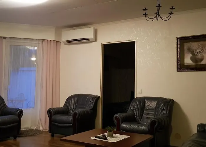 4 Bedrooms Near Center - Kranni 波里