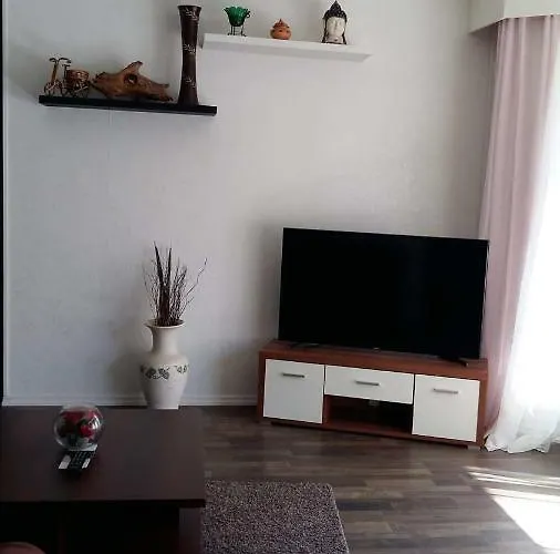 4 Bedrooms Near Center - Kranni Appartement