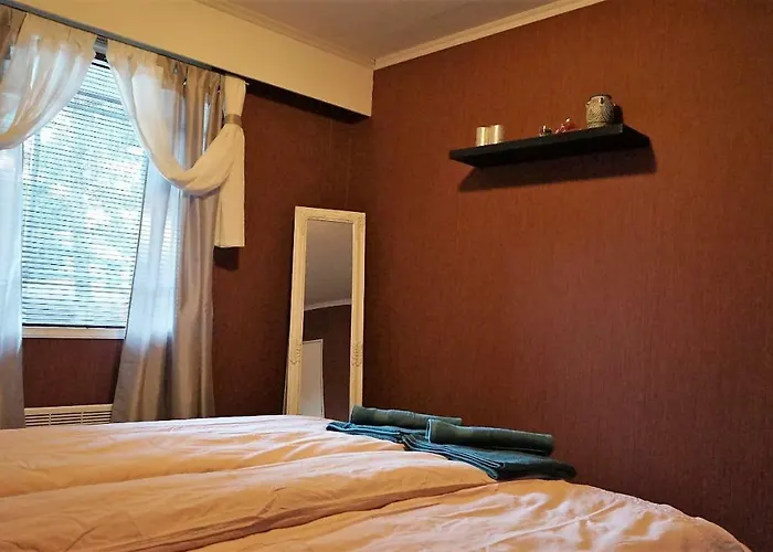 公寓 4 Bedrooms Near Center - Kranni 波里