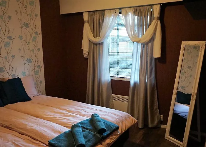 4 Bedrooms Near Center - Kranni * 波里